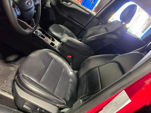 RAPID RED MET TINTED CC 2024 Ford Escape Platinum