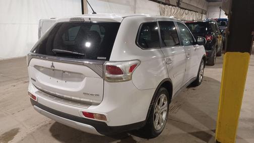 2015 Mitsubishi Outlander SE