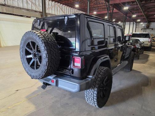 Black Clearcoat 2018 Jeep Wrangler Unlimited Sahara