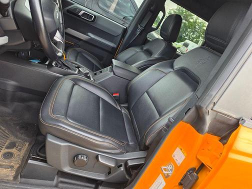 CYBER ORANGE MET TRI-COAT 2021 Ford Bronco Badlands