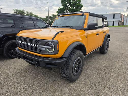CYBER ORANGE MET TRI-COAT 2021 Ford Bronco Badlands