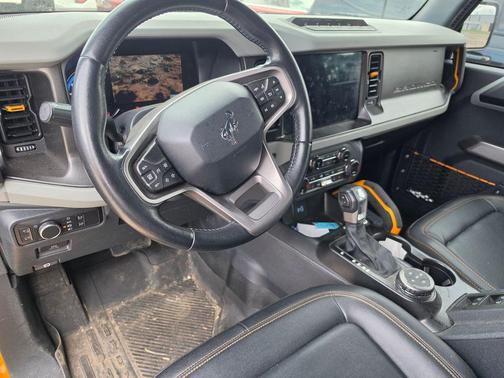 CYBER ORANGE MET TRI-COAT 2021 Ford Bronco Badlands