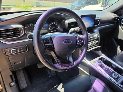 AGATE BLACK METALLIC 2020 Ford Explorer XLT