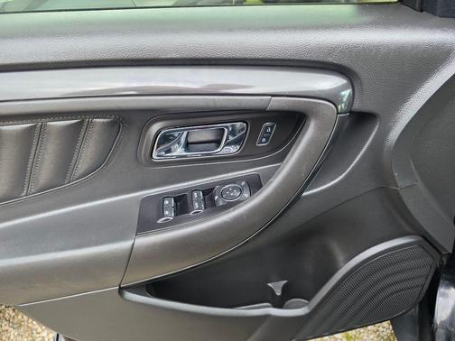 AGATE BLACK 2019 Ford Taurus SHO