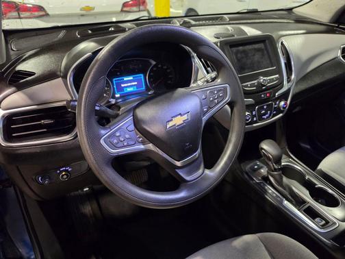 Blue Glow Metallic 2022 Chevrolet Equinox 1LT
