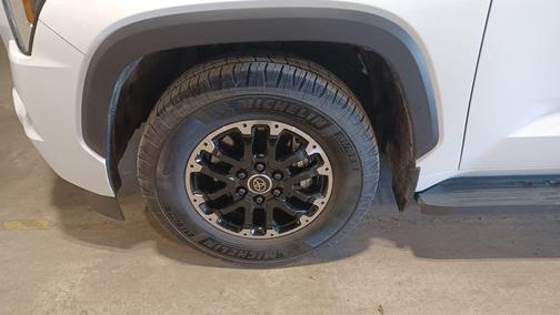 2024 Toyota Sequoia SR5