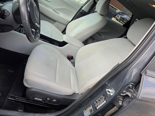 Ecotronic Gray Pearl 2024 Hyundai KONA SEL