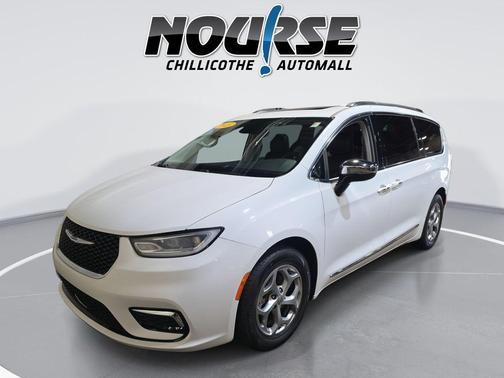 Bright White Clearcoat 2023 Chrysler Pacifica Limited