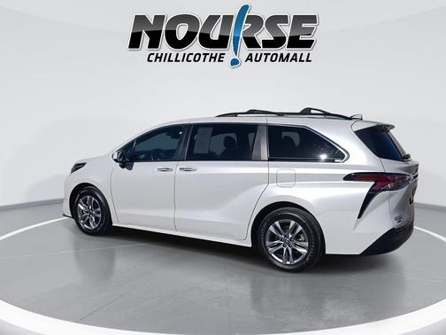 2022 Toyota Sienna XLE