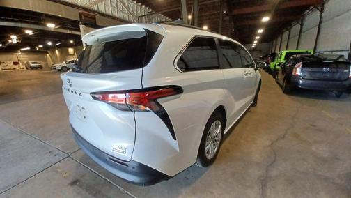 2022 Toyota Sienna XLE 7 Passenger