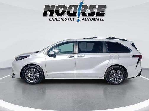 2022 Toyota Sienna XLE