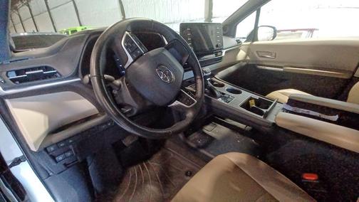 2022 Toyota Sienna XLE 7 Passenger