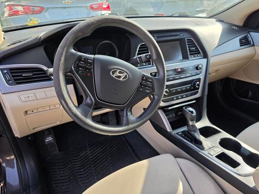 Dark Truffle 2017 Hyundai SONATA SE