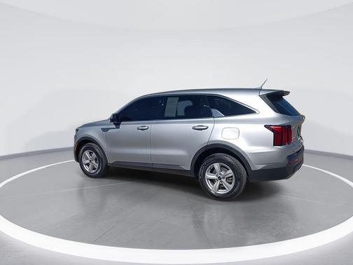 2022 Kia Sorento LX