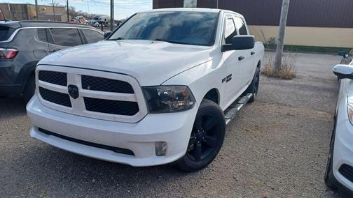 Bright White Clearcoat 2018 RAM 1500 Express