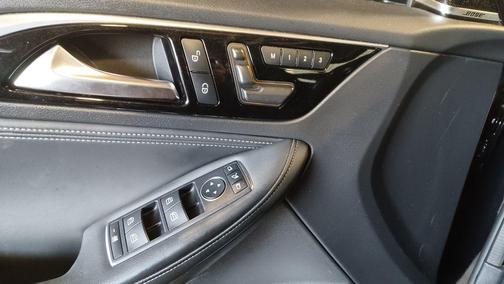 2018 INFINITI QX30 ESSENTIAL