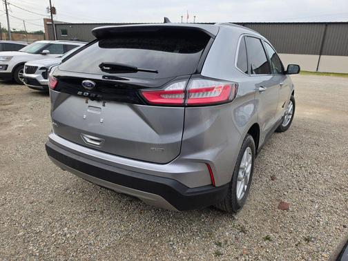 ICONIC SILVER 2022 Ford Edge SEL