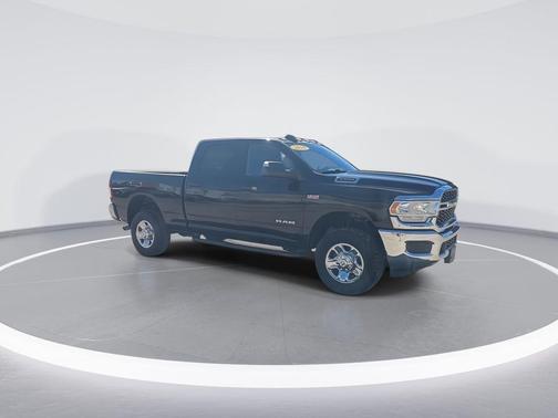 2019 RAM 2500 Tradesman Crew Cab 4x4 6'4' Box