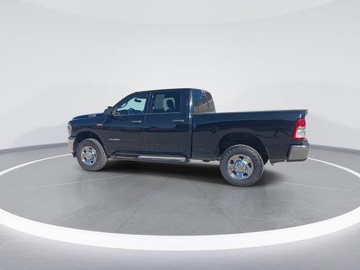 2019 RAM 2500 Tradesman Crew Cab 4x4 6'4' Box