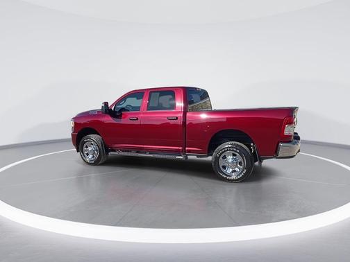 2024 RAM 2500 Tradesman Crew Cab 4x4 6'4' Box
