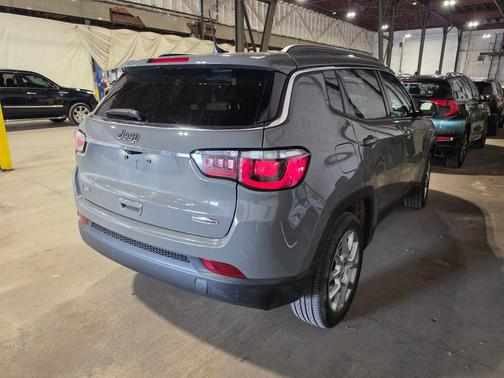 Sting-Gray Clearcoat 2024 Jeep Compass Latitude Lux