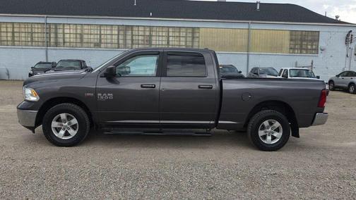 Granite Crystal Metallic Clearcoat 2019 RAM 1500 SLT