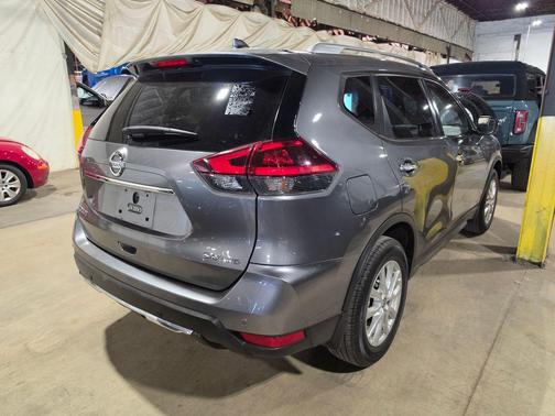 Gun Metallic 2020 Nissan Rogue SV