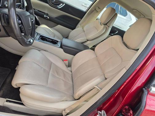 RUBY RED MET TINTED CLEARCOAT 2017 Lincoln Continental Reserve