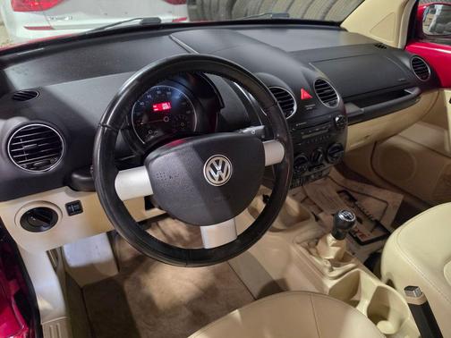 Salsa Red 2009 Volkswagen New Beetle S