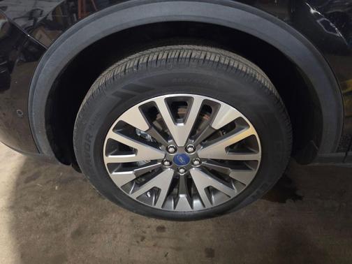 Agate Black Metallic 2020 Ford Escape Titanium