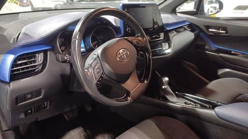 2022 Toyota C-HR XLE