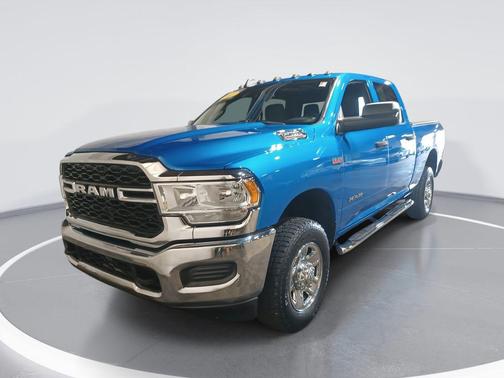 2022 RAM 2500 Tradesman Crew Cab 4x4 6'4' Box