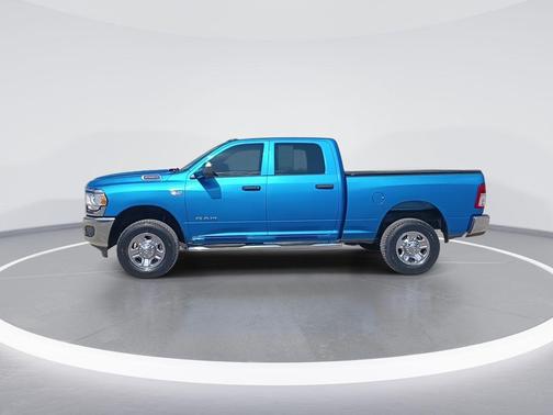 2022 RAM 2500 Tradesman Crew Cab 4x4 6'4' Box