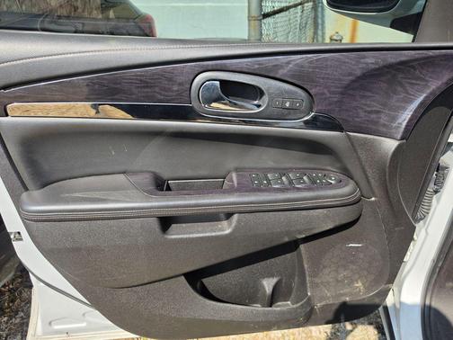 Summit White 2017 Buick Enclave Premium