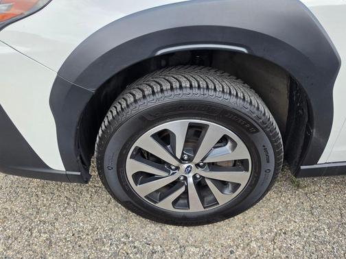 Crystal White Pearl 2023 Subaru Outback Premium