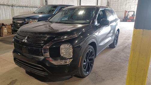 2023 Mitsubishi Outlander SE Black Edition 2WD