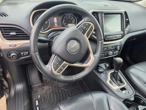 Granite Crystal Metallic Clearcoat 2017 Jeep Cherokee Limited