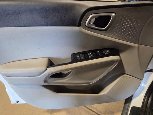 Snow White Pearl 2020 Kia Soul LX