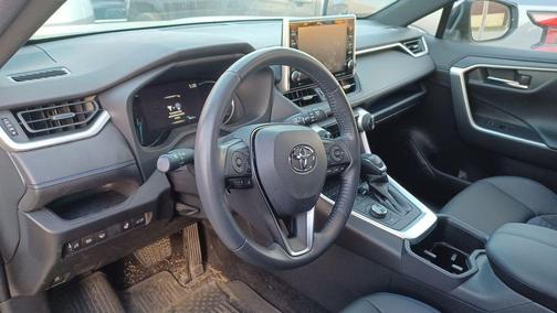 2022 Toyota RAV4 Hybrid SE