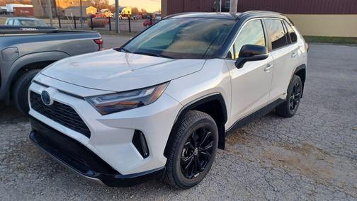 2022 Toyota RAV4 Hybrid SE