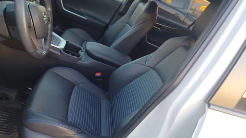 2022 Toyota RAV4 Hybrid SE