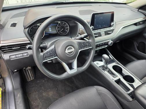 Gun Metallic 2024 Nissan Altima 2.5 SV