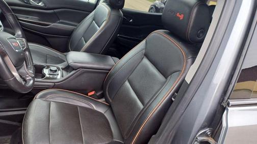 2022 GMC Acadia AWD AT4