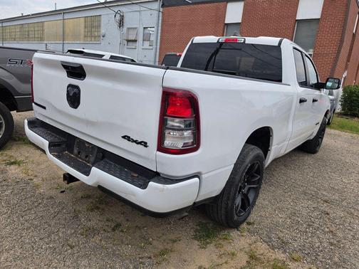 Bright White Clearcoat 2024 RAM 1500 Big Horn/Lone Star