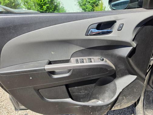 Mosaic Black Metallic 2019 Chevrolet Sonic Premier