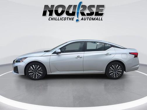 Brilliant Silver Metallic 2023 Nissan Altima 2.5 SV