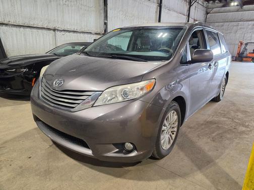 Predawn Gray Mica 2014 Toyota Sienna XLE