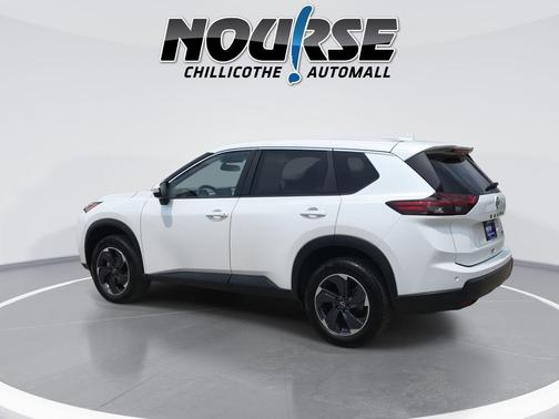 Everest White Pearl 2025 Nissan Rogue SV