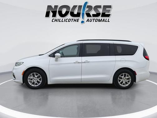Bright White Clearcoat 2022 Chrysler Pacifica Touring L