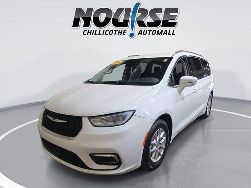 Bright White Clearcoat 2022 Chrysler Pacifica Touring L